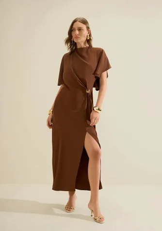 Vestido ajustado escote
